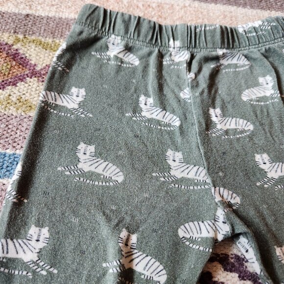 🌻5/$25🌻 Larkspur 6-12 month green tiger leggings - Picture 2 of 3